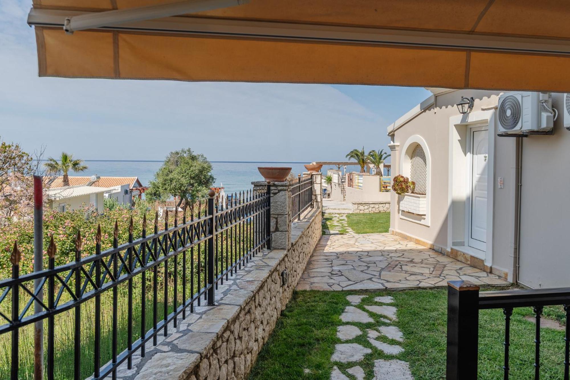 Sea Breeze Hotel & Apartments Agios Gordios  Esterno foto