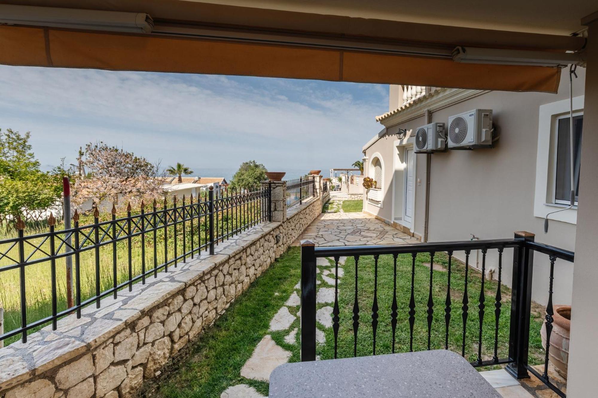 Sea Breeze Hotel & Apartments Agios Gordios  Esterno foto