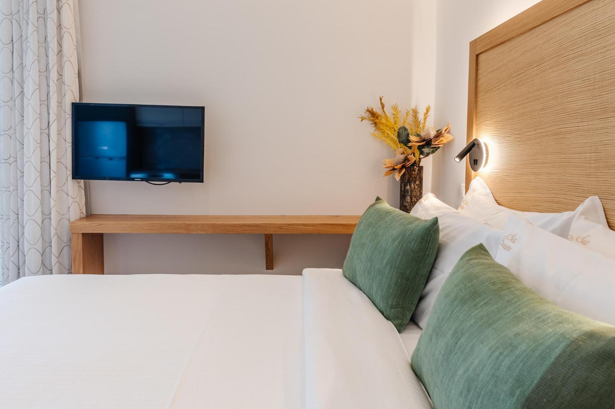 Sea Breeze Hotel & Apartments Agios Gordios  Esterno foto